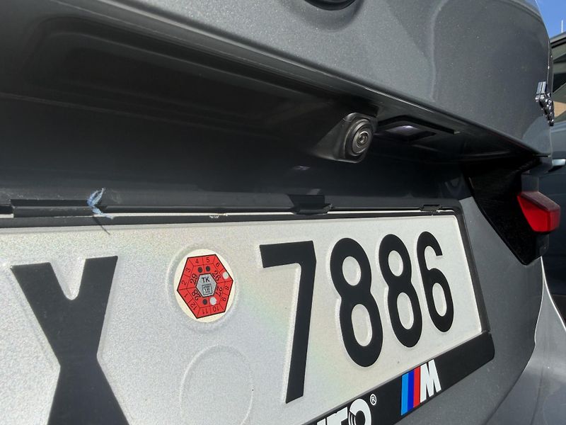 BMW Řada 5 (2023) 530d Touring xDrive - fotka 13 z 44