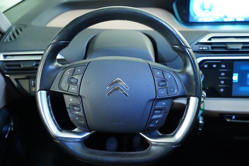 Citroën Grand C4 Picasso - fotka 18 z 29