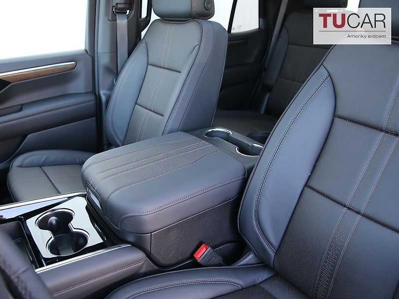 Chevrolet Tahoe High Country 6,2 V8 - fotka 17 z 48