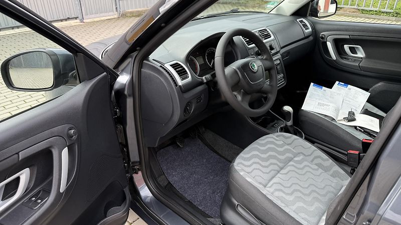 Škoda Fabia (2010) 1.4 16V*63kW*AMBIENTE*PĚKNÁ* - fotka 12 z 21