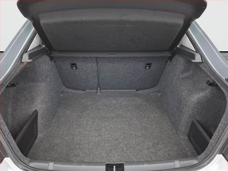 Škoda Rapid (2014) Style 1.6 TDI, Automat - fotka 14 z 15