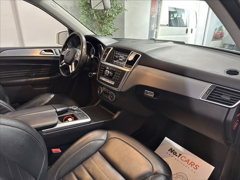 Mercedes-Benz Třídy M 2,2   ML250 4MATIC AMG ALU - fotka 18 z 31