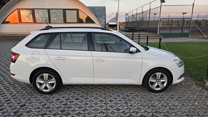 Škoda Fabia (2021) 1.0 TSI 70 kW Ambition, CZ,DPH - fotka 4 z 23