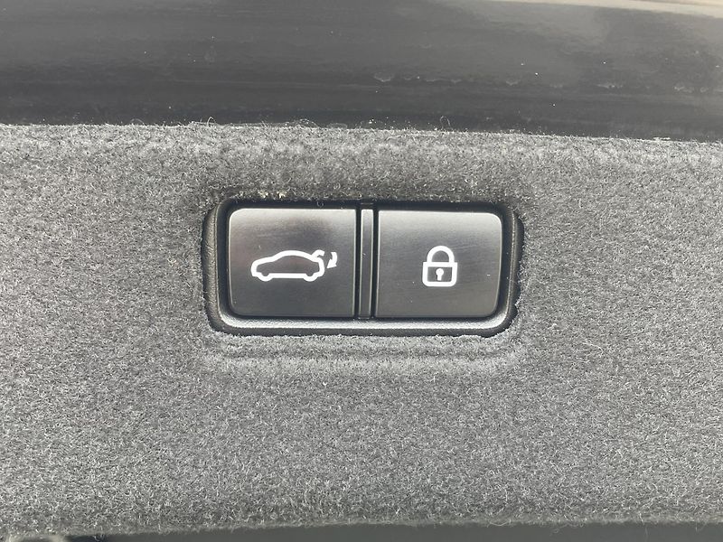 Hyundai Genesis EXCLUSIVE 3.8 GDI V6 4x4 232kW - fotka 28 z 33