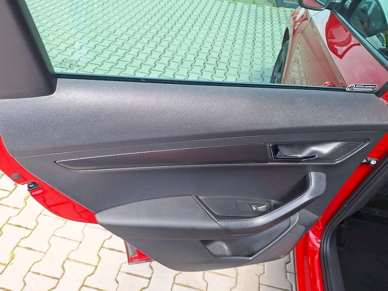 Škoda Karoq (2020) 1.5 TSI / 110 kW / 7DSG / SPOR - fotka 31 z 35