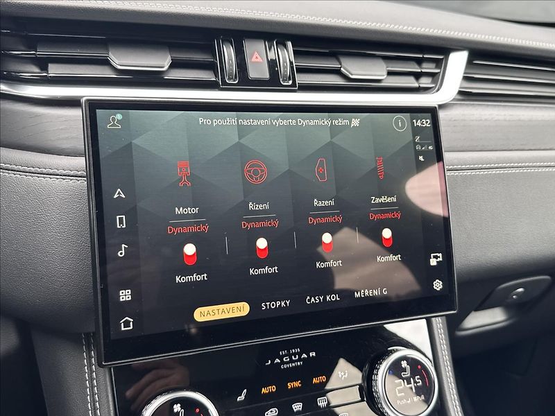 Jaguar F-Pace 3,0 D300 R-Dynamic SE ZÁRUKA - fotka 25 z 32