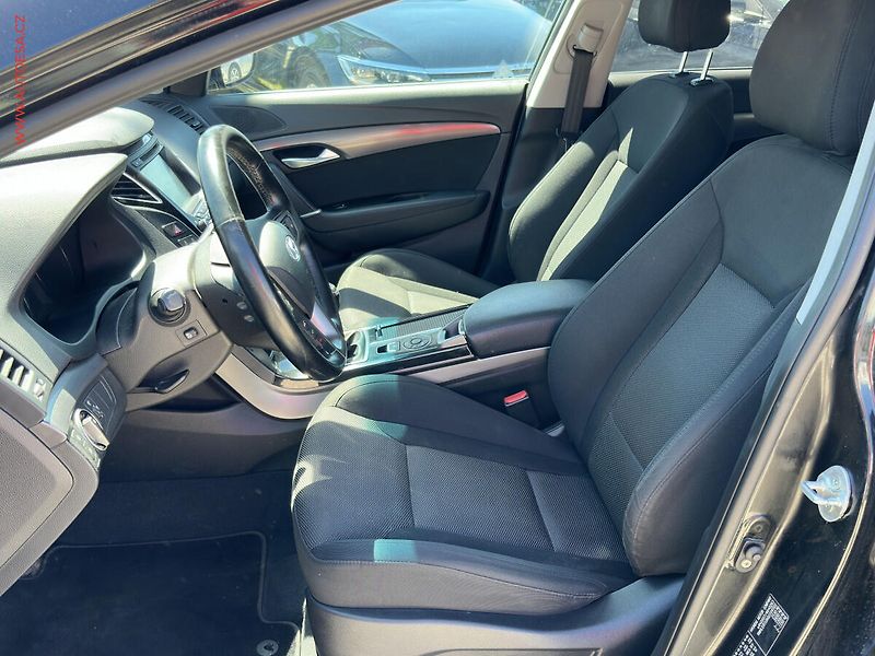 Hyundai i40 (2015) 1.7 CRDi, ČR, AC, park.asist - fotka 9 z 20