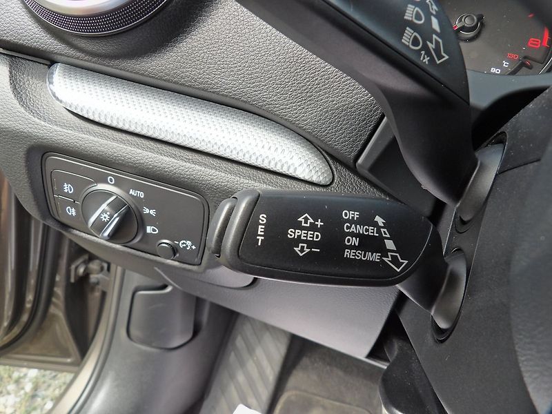 Audi A3 1.4TSI 110kW DSG Sline Xenon - fotka 14 z 34