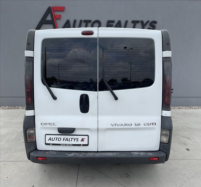 Opel Vivaro 1,9 DCi 74KW 9.MÍST - fotka 4 z 19