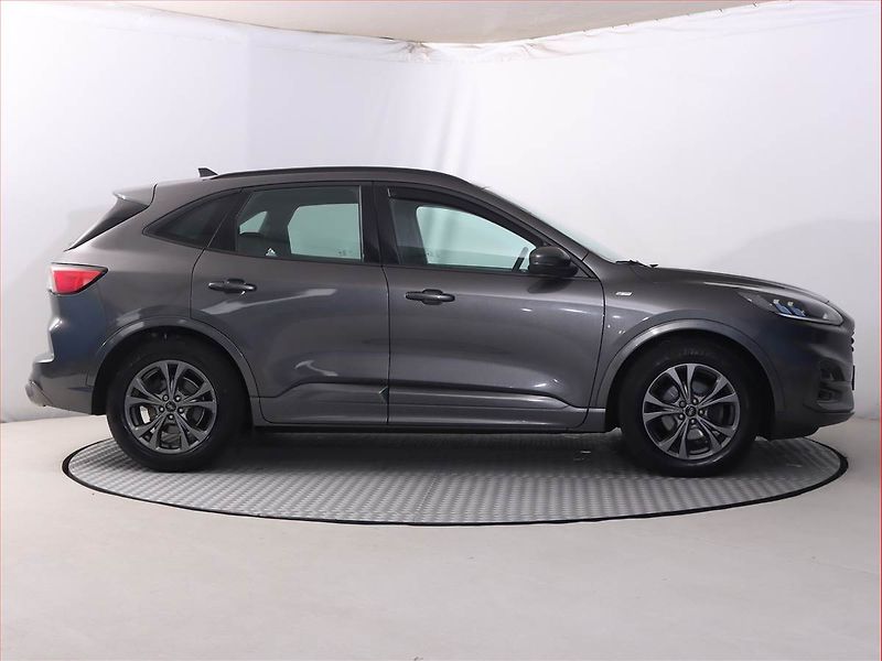 Ford Kuga (2021) ST-Line 1.5 EcoBlue, Automat - fotka 6 z 22
