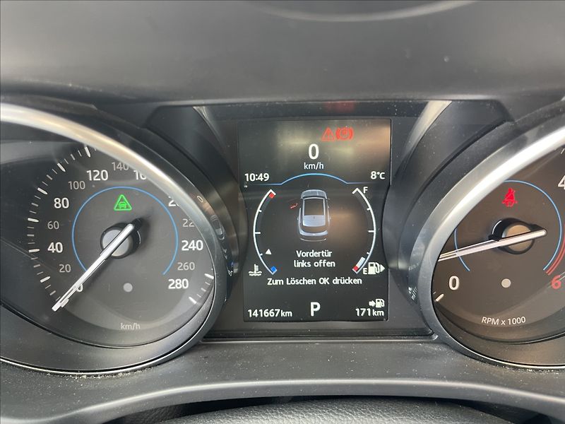 Jaguar F-Pace 3,0 d 221kw AWD Aut. DPH - fotka 16 z 37