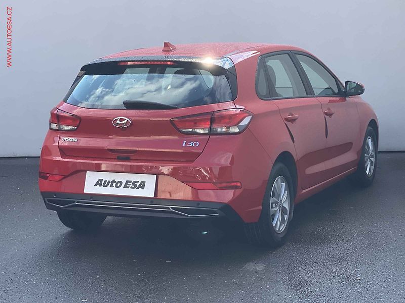 Hyundai i30 (2020) 1.5i, ČR, servis.kniha, AC - fotka 4 z 18