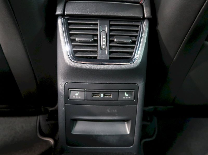 Škoda Octavia (2017) RS 230 2.0TSI 169KW NAVI MANUÁ - fotka 35 z 37