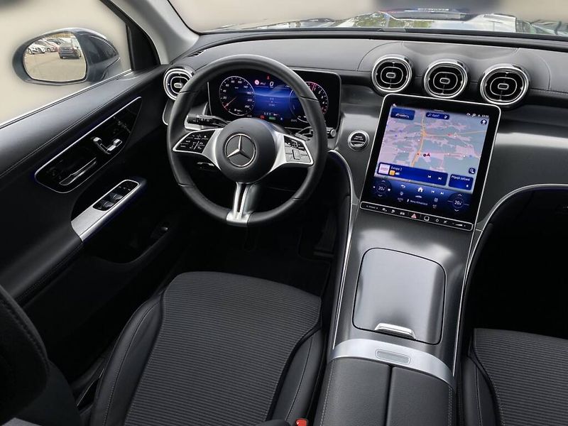 Mercedes-Benz GLC (2025) 300 de 4MATIC - fotka 12 z 28