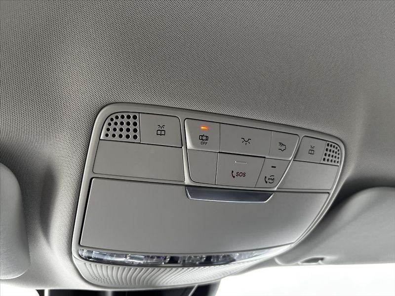Mercedes-Benz Třídy E 300de 4MATIC TAŽNÉ DPH - fotka 29 z 33