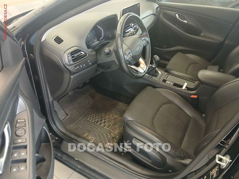 Hyundai i30 (2022) 1.5 i, 1.maj,ČR, servis.kniha - fotka 3 z 3