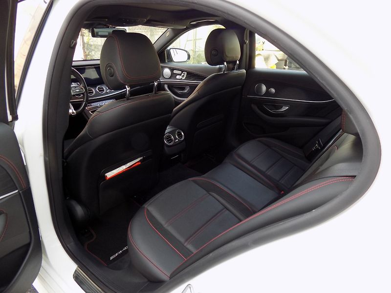 Mercedes-Benz Třídy E (2019) 53AMG/4-Matic/1.Maj.ČR/Led/ - fotka 12 z 48