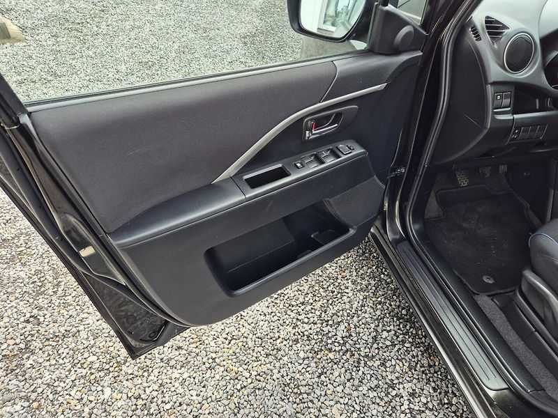 Mazda 5 (2011) 1.8 i 7míst TOP STAV - fotka 18 z 33
