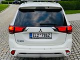 Mitsubishi Outlander 2.4i+HYBRID 4x4 SERVISKA TAŽNÉ - náhled 13
