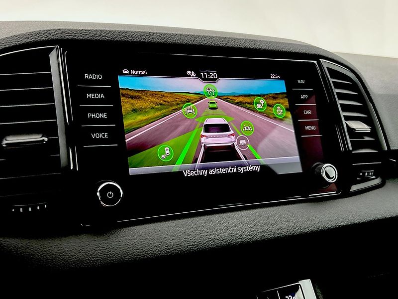 Škoda Karoq Sportline DSG - fotka 25 z 28