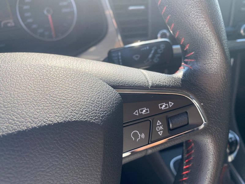 Seat Leon (2013) 1.8 TSi 132kW - fotka 10 z 39