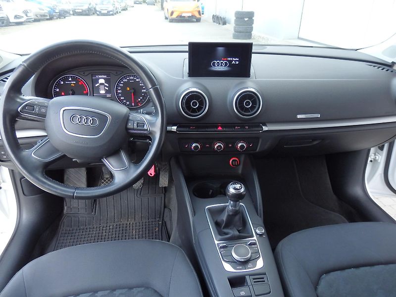 Audi A3 SPORTBACK 1.6 TDI KLIMA - fotka 12 z 17