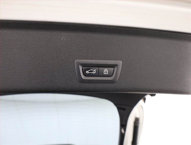 BMW X4 (2014) xDrive30d, 4X4, Automat - fotka 17 z 19