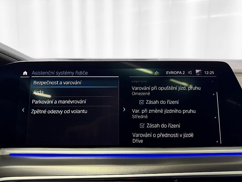 BMW X5 30d xDrive M-PAKET, HUD, LASER - fotka 19 z 31
