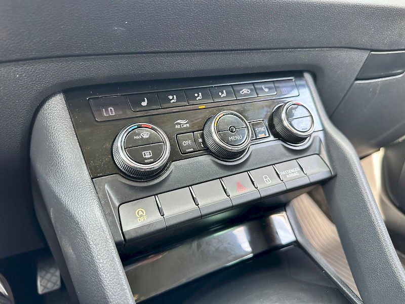 Škoda Karoq (2018) 2.0 TDI 110 kW Ambition 4x4 - fotka 19 z 25