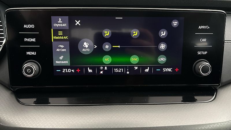 Škoda Octavia 1.5 TSI Ambition - fotka 24 z 25
