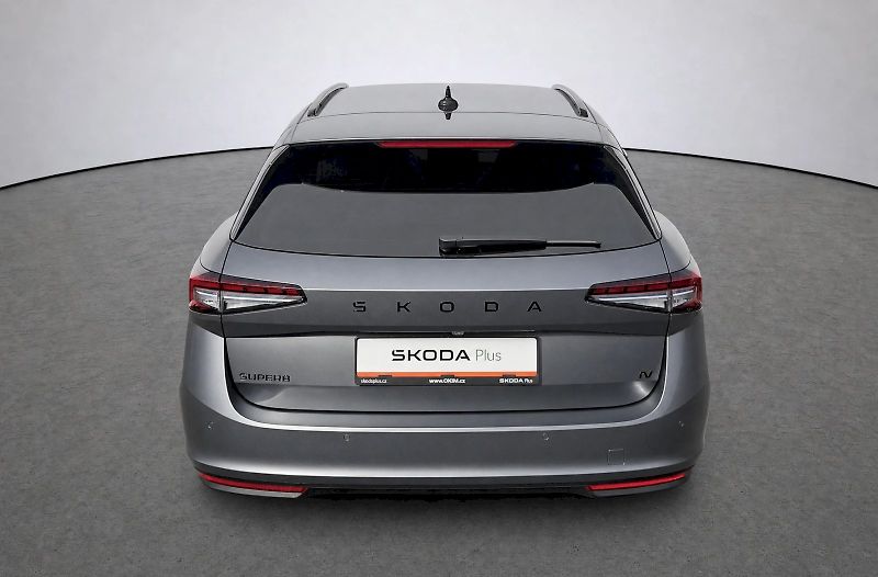 Škoda Superb (2025) combi SportLine iV 1,5 Tsi DSG - fotka 44 z 48