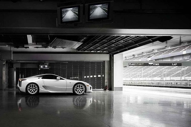 Lexus LFA.