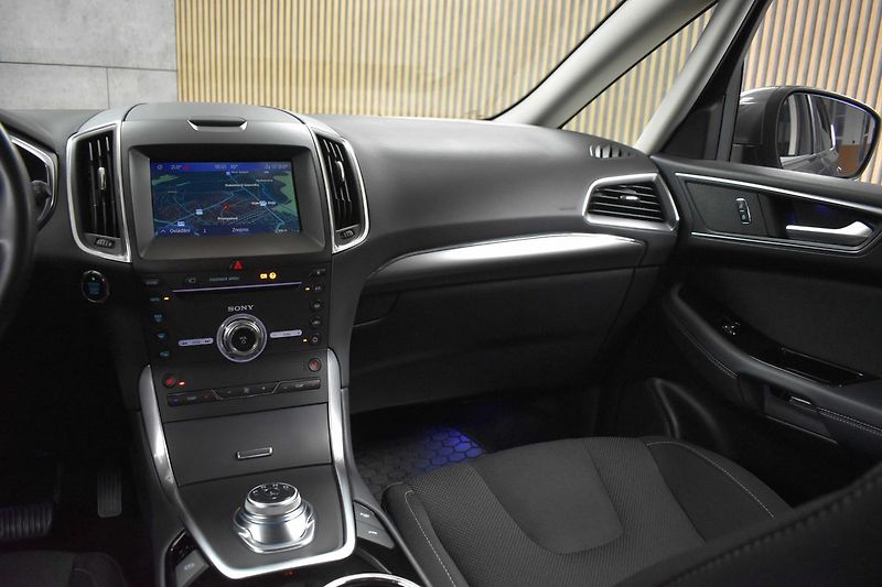 Ford S-MAX 2.5 HYBRID*TAŽNÉ*DPH*ČR 1.MAJ* - fotka 9 z 41