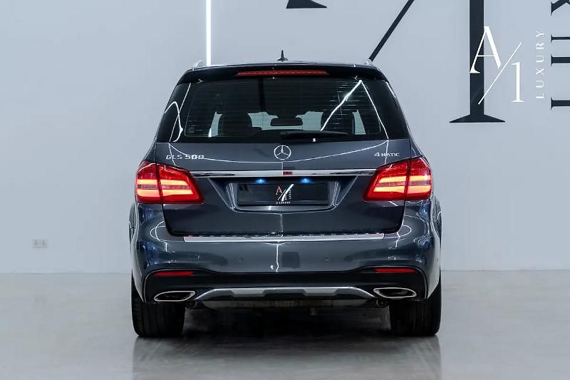 Mercedes-Benz GLS (2016) Rodinné SUV s V8 - fotka 4 z 17