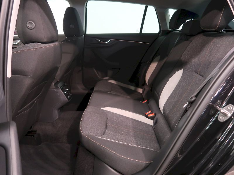 Škoda Scala (2025) TOP SELECTION 1.5TSI 110KW LED - fotka 15 z 35