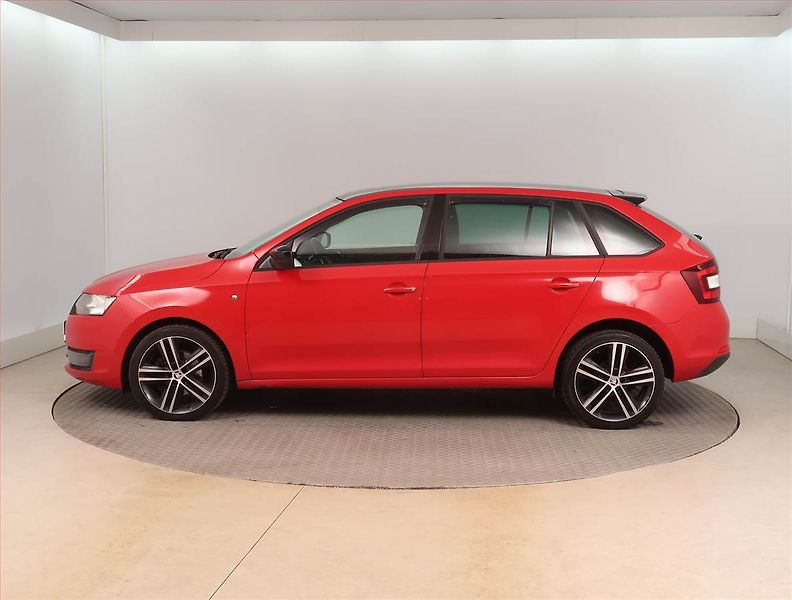 Škoda Rapid (2014) Spaceback 1.2 TSI, Xenony - fotka 3 z 15