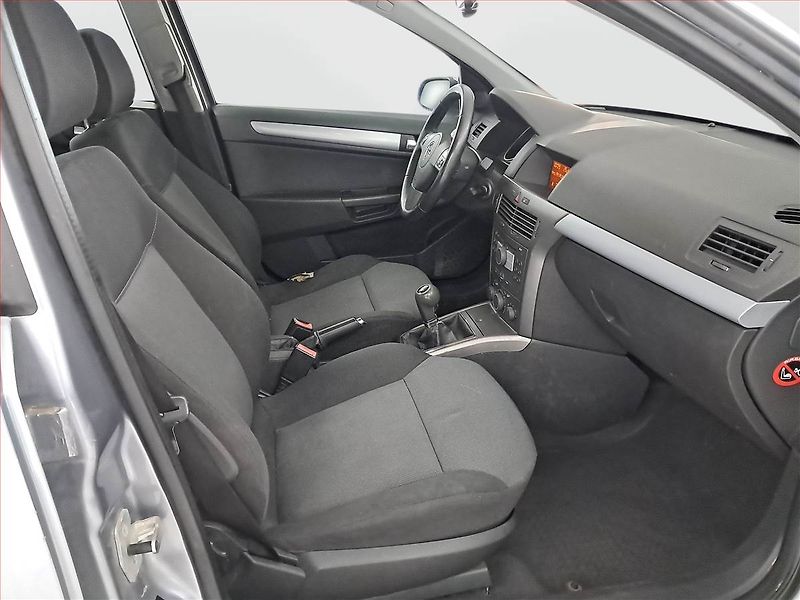 Opel Astra (2006) 1.6 16V, nová STK, Tažné - fotka 9 z 11