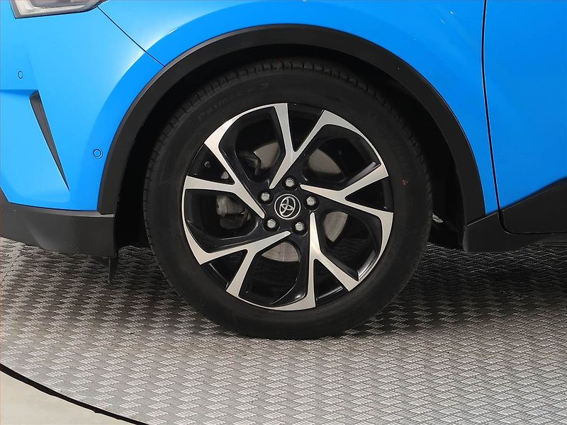 Toyota C-HR (2019) 1.8 Hybrid - fotka 15 z 18