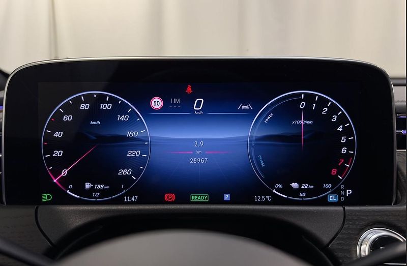Mercedes-Benz Třídy E 300 e AMG Ambient - fotka 14 z 24