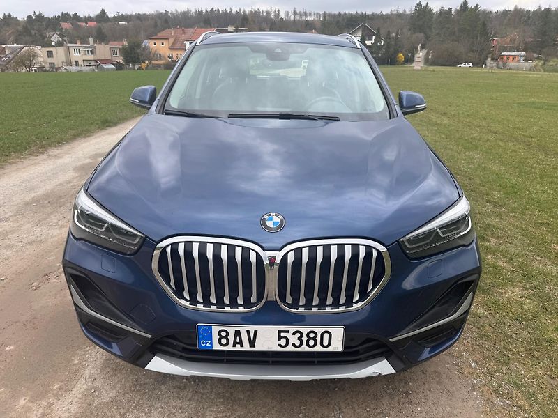BMW X1 (2021) 18d X-DRIVE AT/8 X LINE ČR - fotka 7 z 30