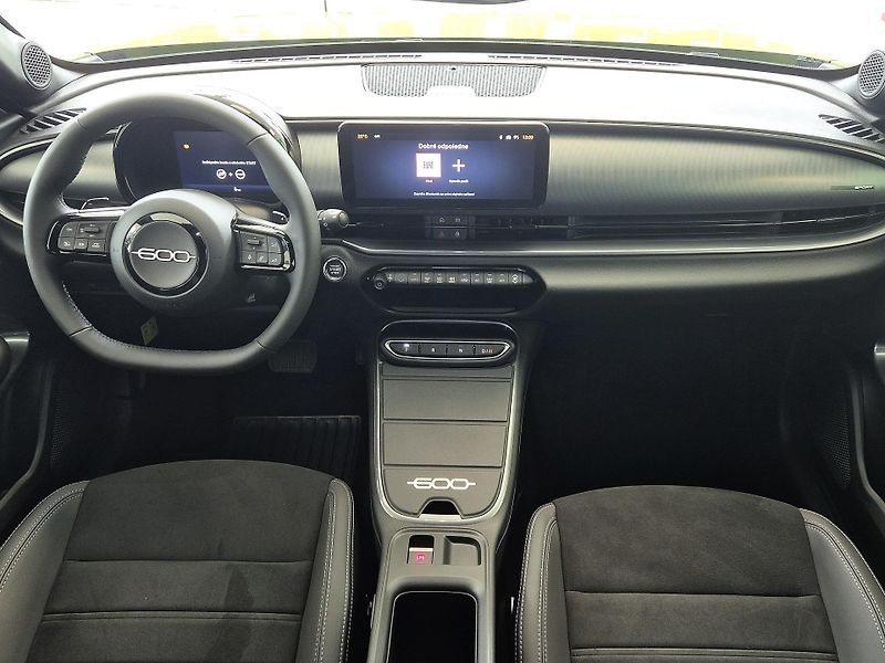 Fiat 600 (2026) 1.2 Sport Turbo Hybrid 145k eD - fotka 7 z 9