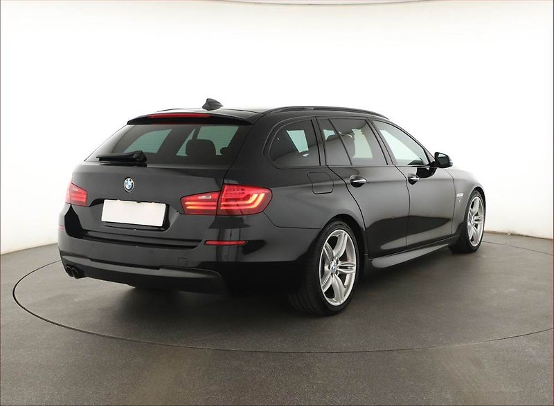 BMW Řada 5 (2017) M Sport 530d, Automat - fotka 5 z 20