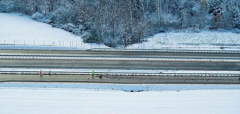 Místo napojení dvou úseků dálnice D6 mezi Krupou a Hořesedly.