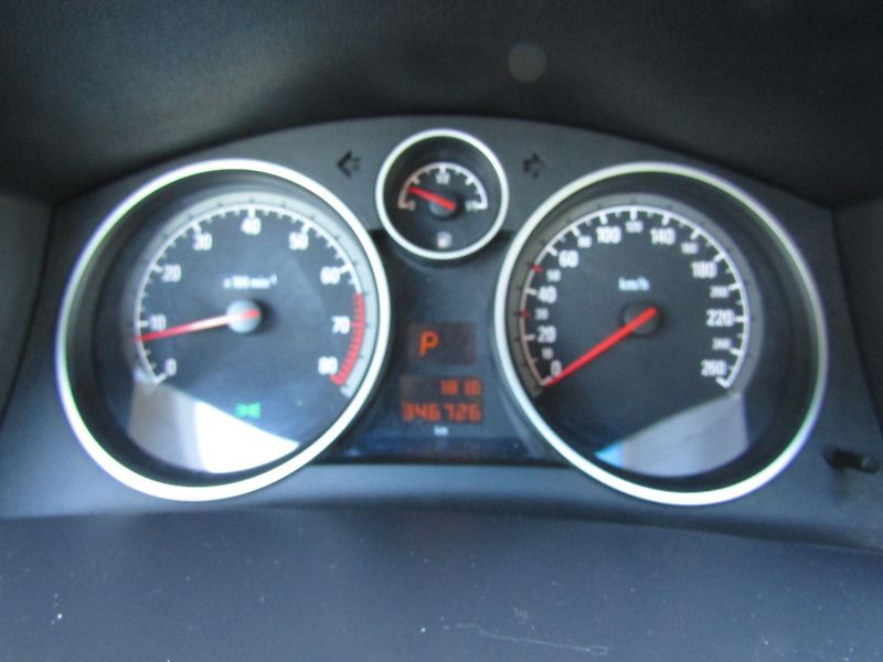 Opel Astra (2007) 1.8 16V AUTOMAT - fotka 27 z 35