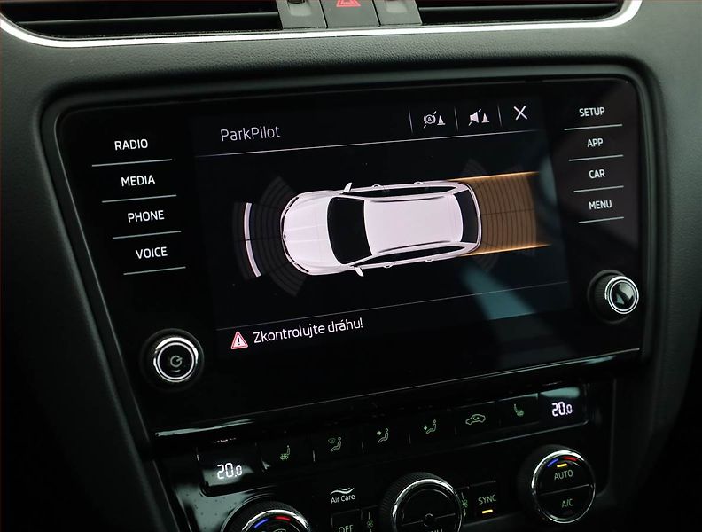 Škoda Octavia (2018) 2.0 TDI, Tempomat - fotka 14 z 20