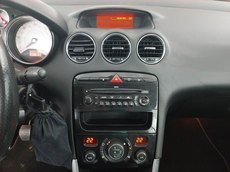 Peugeot 308 (2010) 2.0 HDI, Tempomat - fotka 12 z 16
