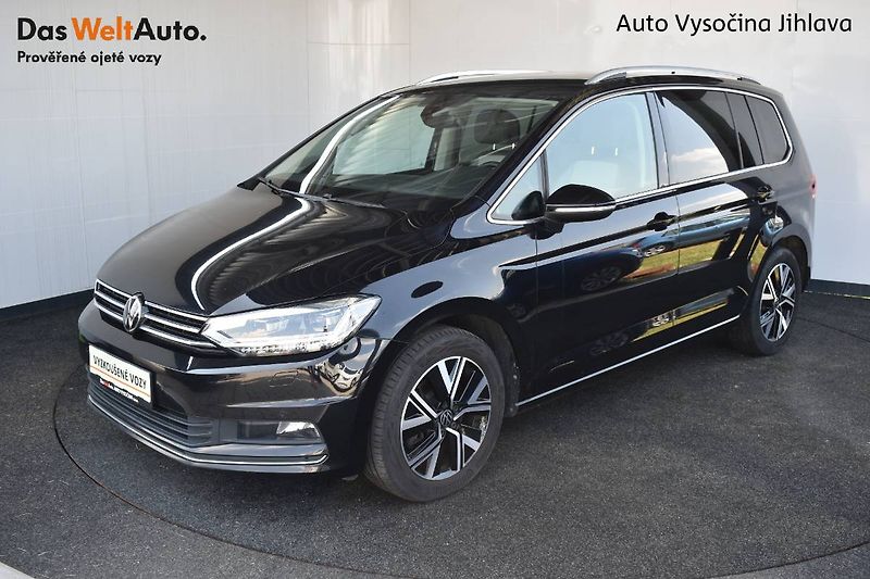 Volkswagen Touran (2022) 1.5TSI 110kW DSG, LED, 7 míst - fotka 28 z 28