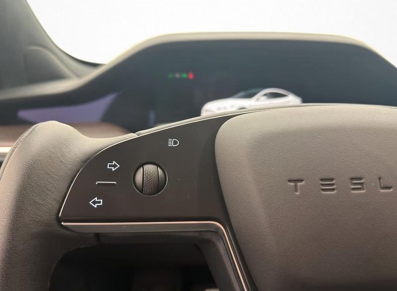 Tesla Model S LR AWD Vzduch Yoke Pano Kamera - fotka 14 z 33