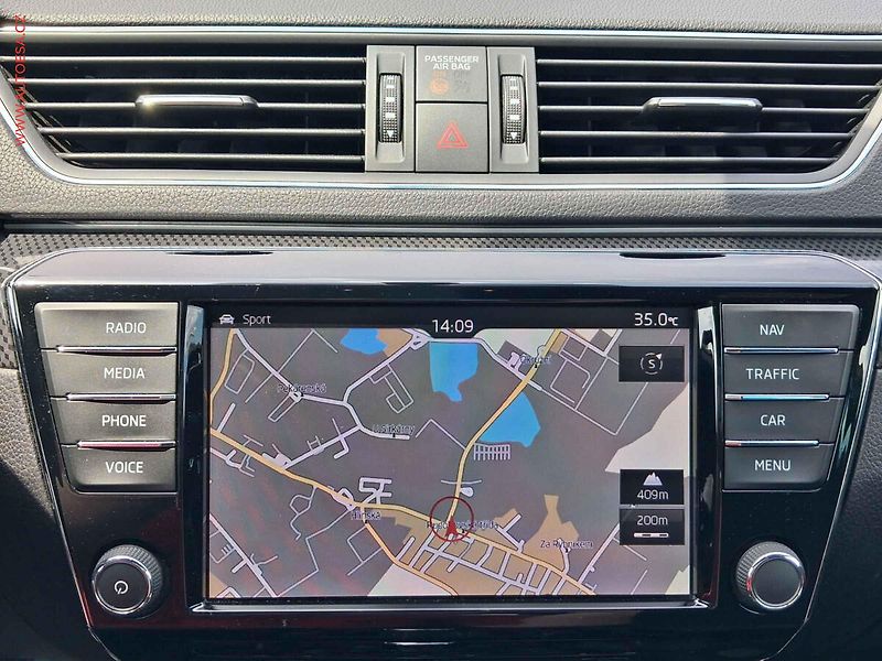 Škoda Superb (2017) 2.0 TDi, ČR, SportLine, DSG - fotka 19 z 29