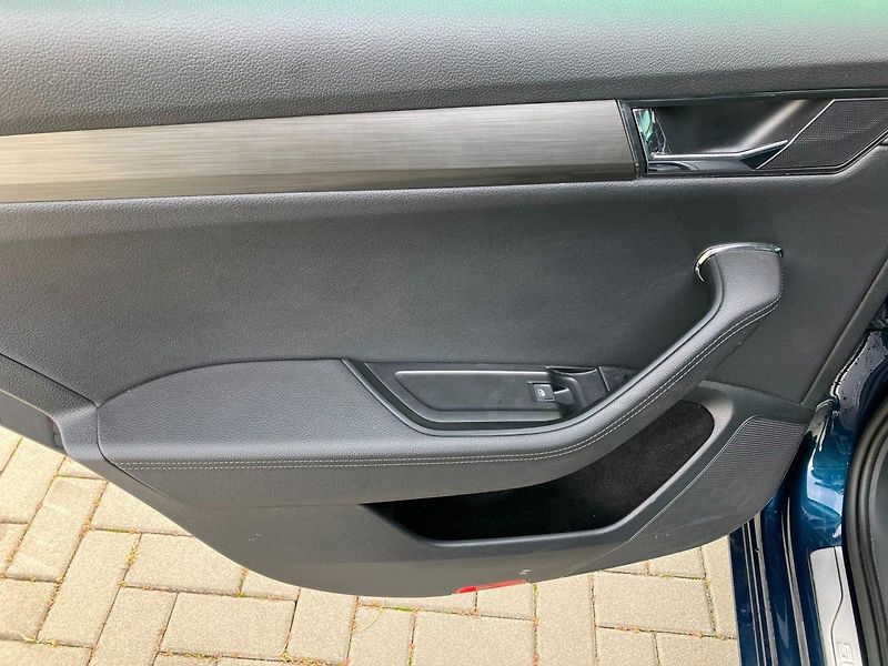 Škoda Superb (2022) 2.0TDI 147kW 4X4 STYLE DSG - fotka 18 z 33